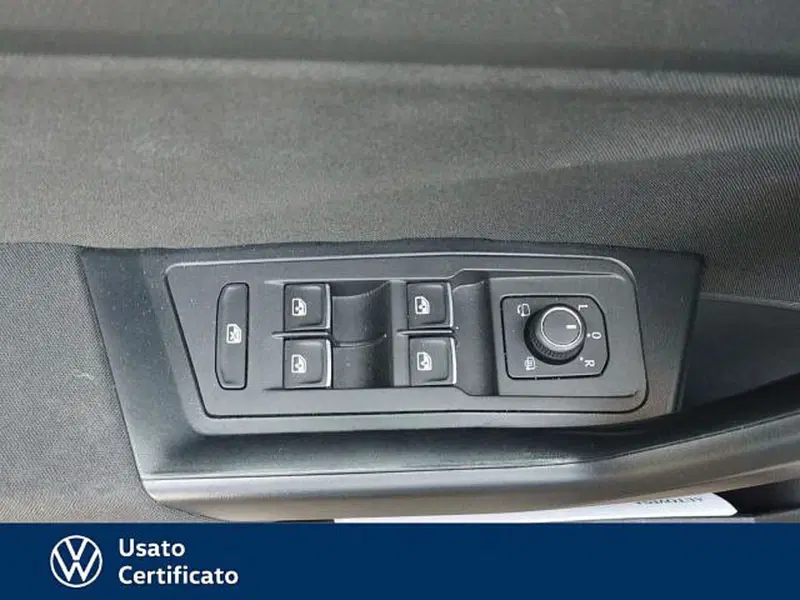 Volkswagen T-Roc usata a Vicenza (18)