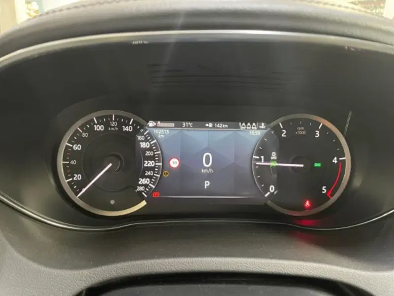 Jaguar E-Pace usata a Livorno (11)