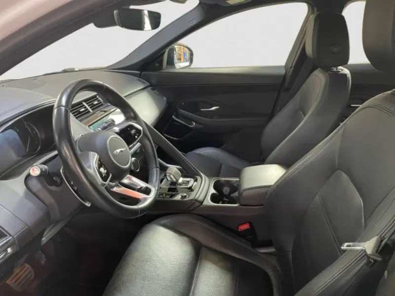 Jaguar E-Pace usata a Livorno (14)