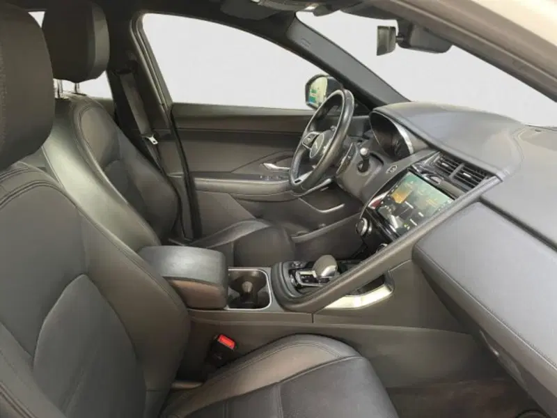 Jaguar E-Pace usata a Livorno (4)