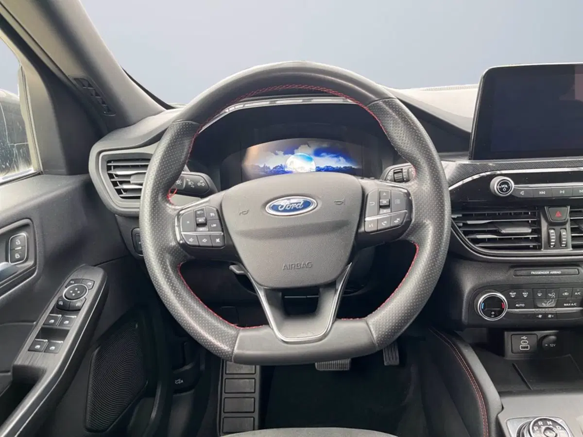 Ford Kuga usata a Milano (14)