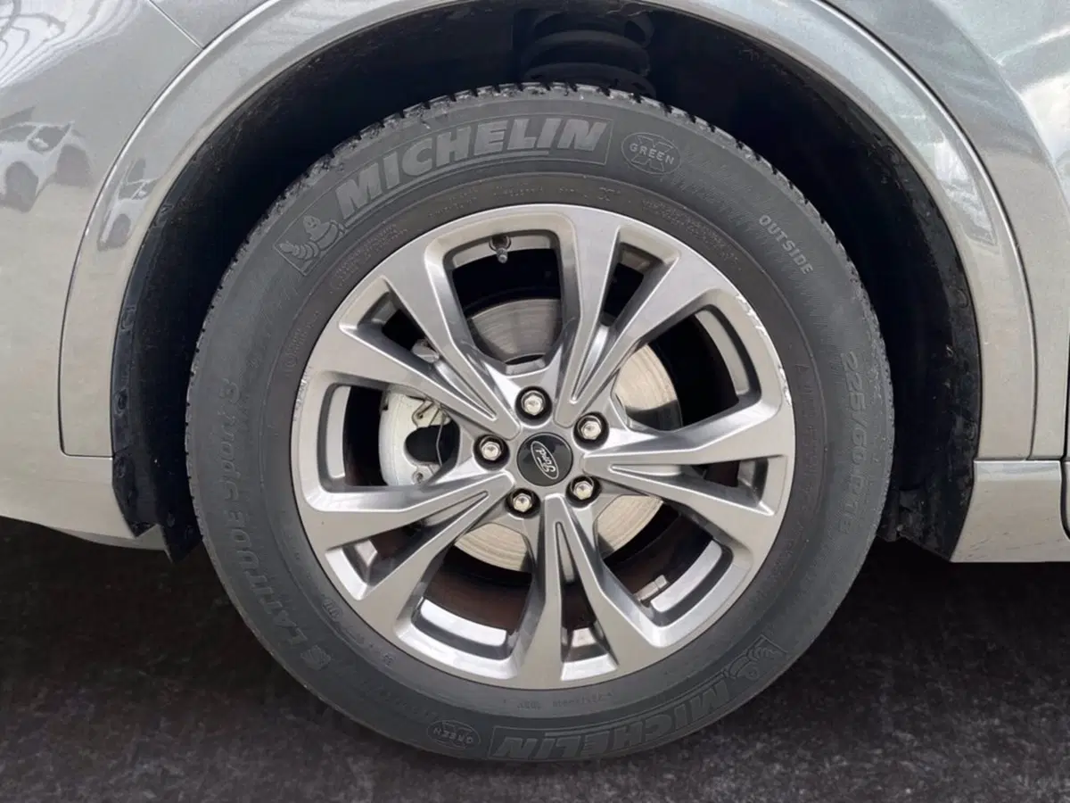 Ford Kuga usata a Milano (9)
