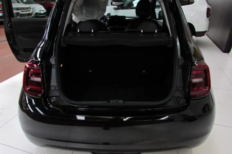 Fiat 500e usata a Milano (15)