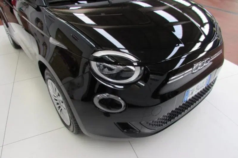 Fiat 500e usata a Milano (17)