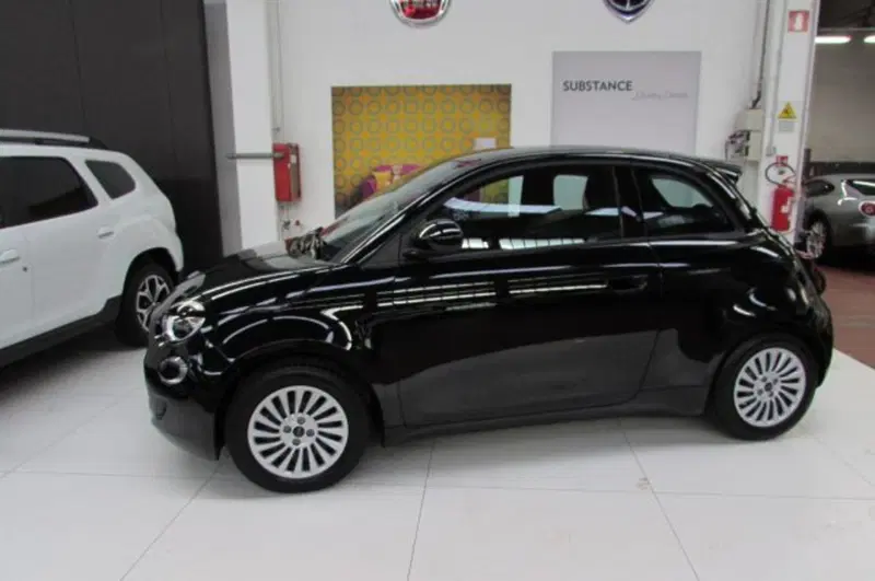 Fiat 500e usata a Milano (4)