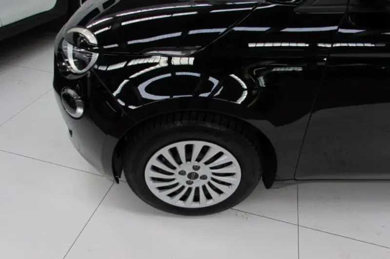Fiat 500e usata a Milano (5)