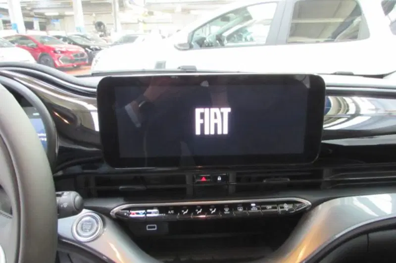 Fiat 500e usata a Milano (9)