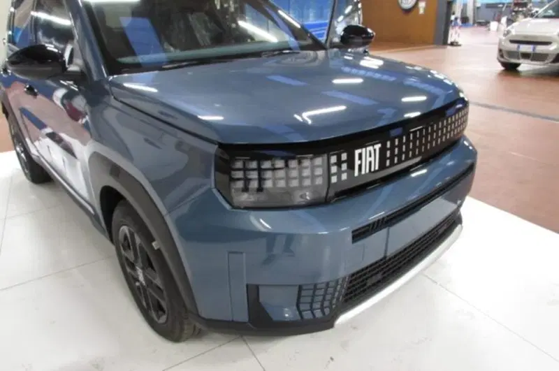 Fiat Grande Panda nuova a Milano (12)
