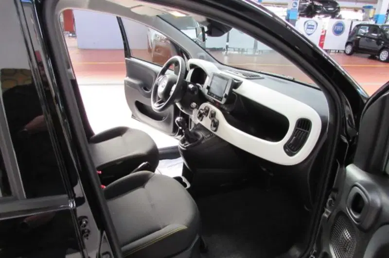 Fiat Panda Cross usata a Milano (16)
