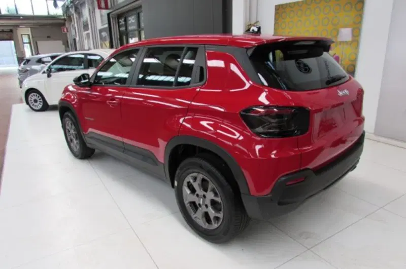 Jeep Avenger nuova a Milano (3)