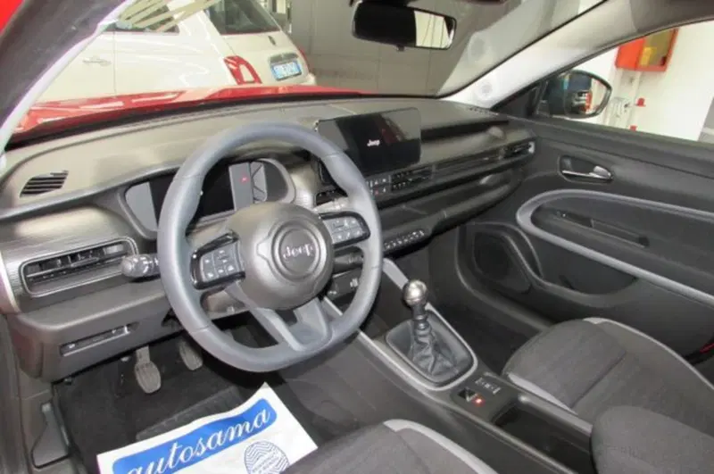 Jeep Avenger nuova a Milano (7)