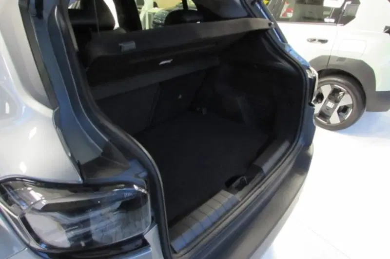 Jeep Avenger nuova a Milano (11)
