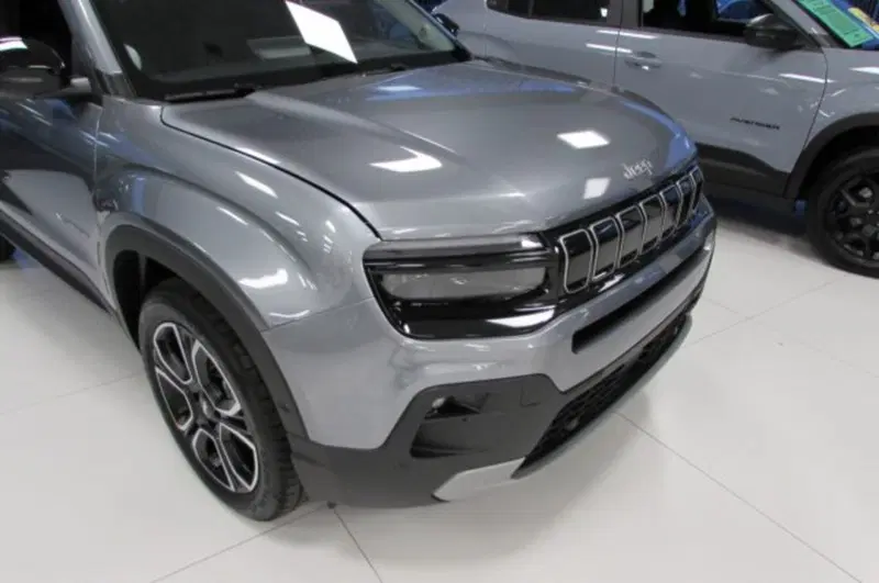 Jeep Avenger nuova a Milano (14)