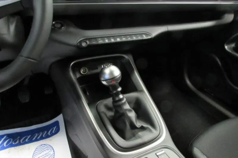 Jeep Avenger nuova a Milano (8)