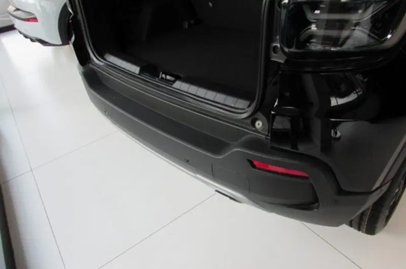 Jeep Avenger nuova a Milano (15)