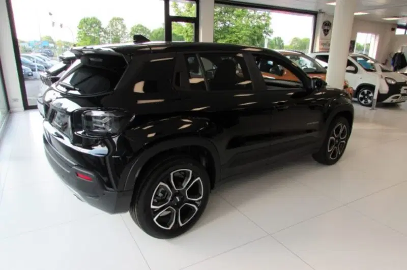 Jeep Avenger nuova a Milano (3)