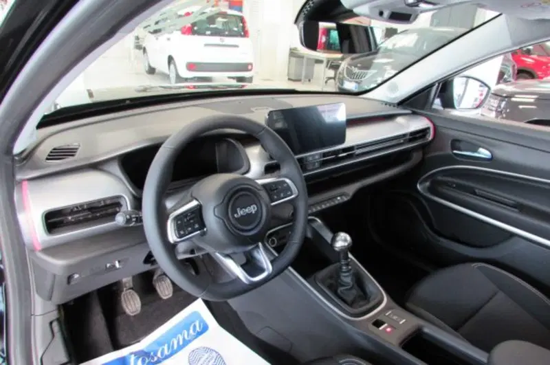 Jeep Avenger nuova a Milano (7)