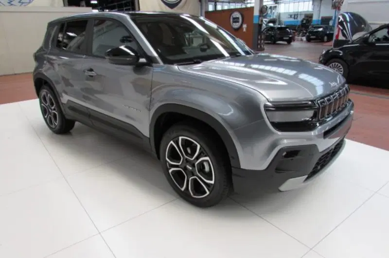 Jeep Avenger nuova a Milano (2)