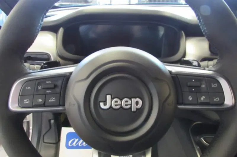 Jeep Avenger nuova a Milano (11)