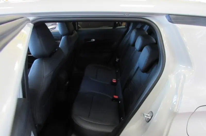 Jeep Avenger nuova a Milano (12)