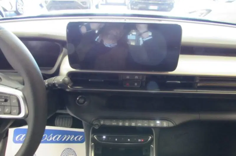 Jeep Avenger nuova a Milano (8)