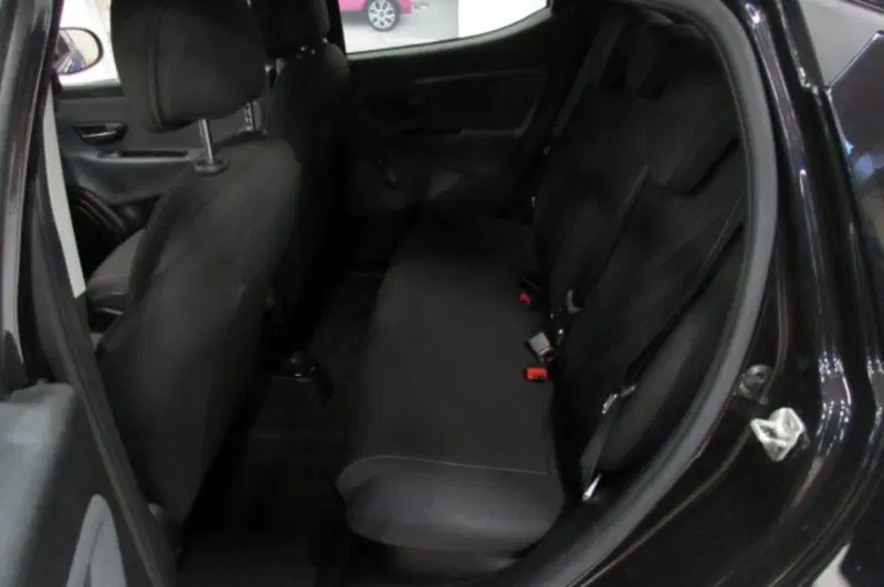 Lancia Ypsilon usata a Milano (12)
