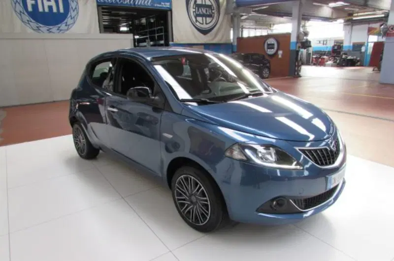 Lancia Ypsilon usata a Milano (2)