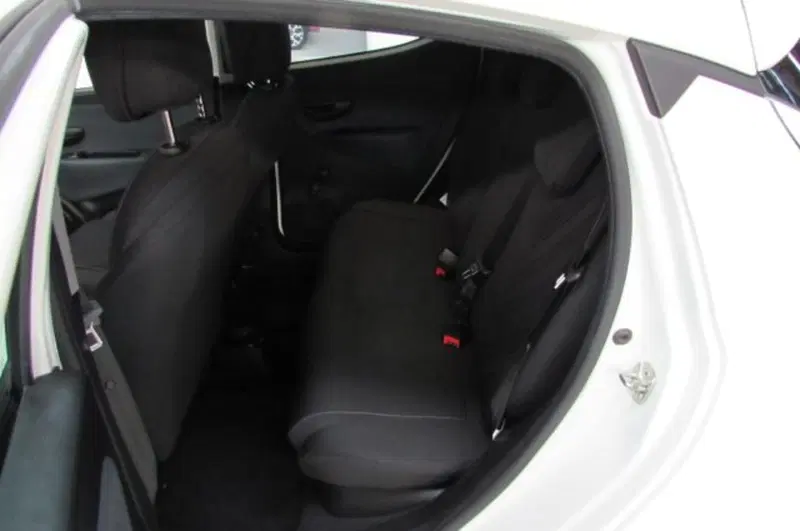 Lancia Ypsilon usata a Milano (12)