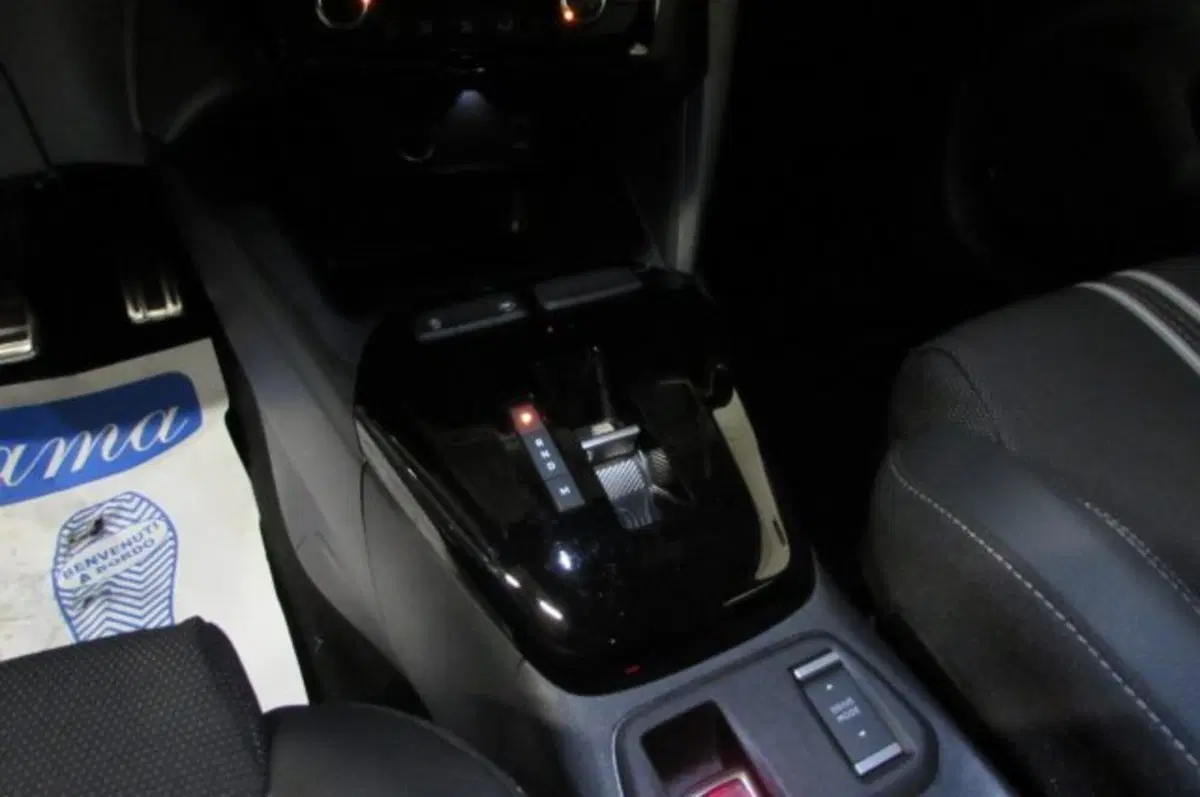 Opel Corsa usata a Milano (11)