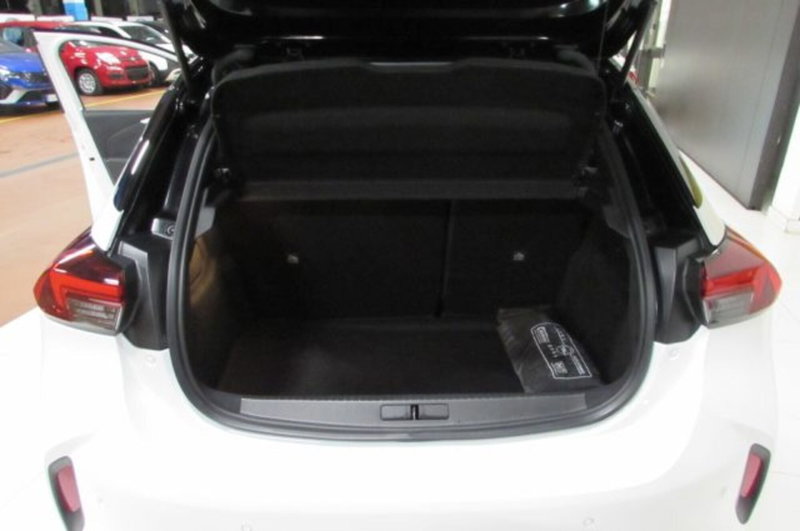 Opel Corsa usata a Milano (14)