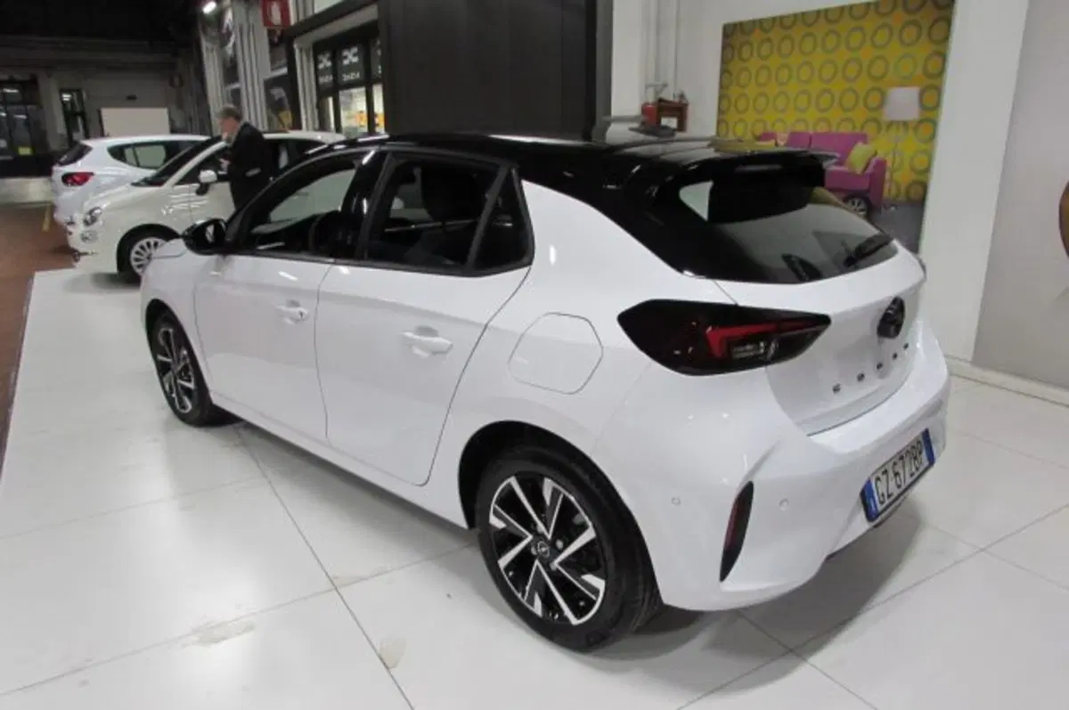 Opel Corsa usata a Milano (4)
