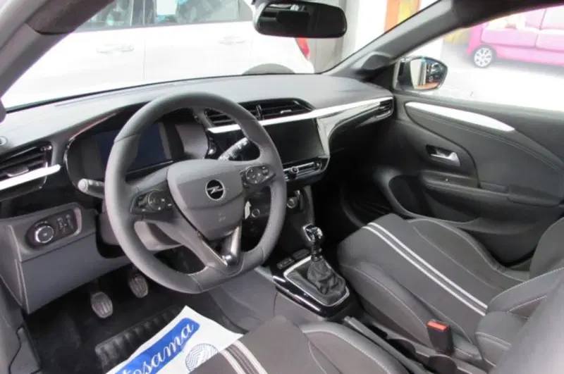Opel Corsa nuova a Milano (7)