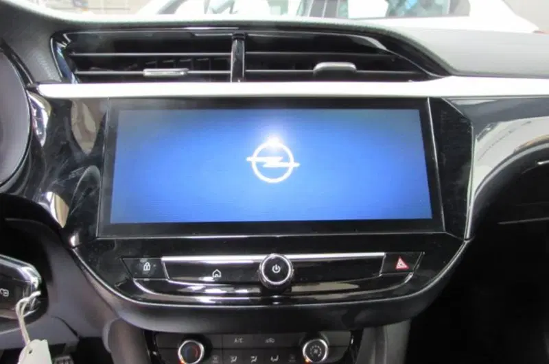 Opel Corsa nuova a Milano (9)