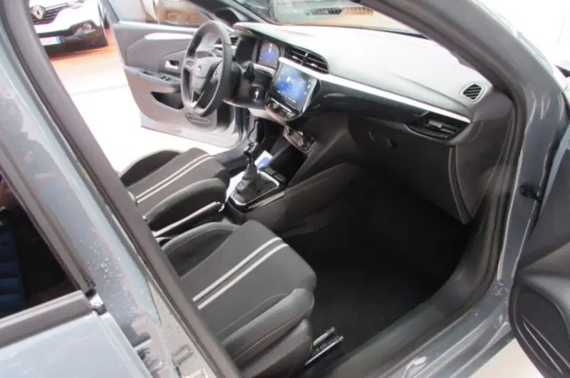 Opel Corsa nuova a Milano (16)
