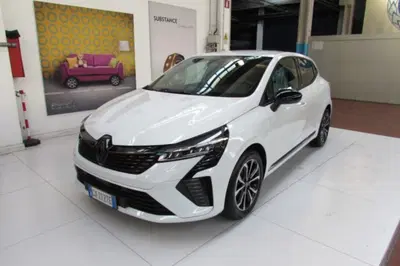 Renault Clio TCe 90 CV 5 porte Techno del 2024 usata a Rho
