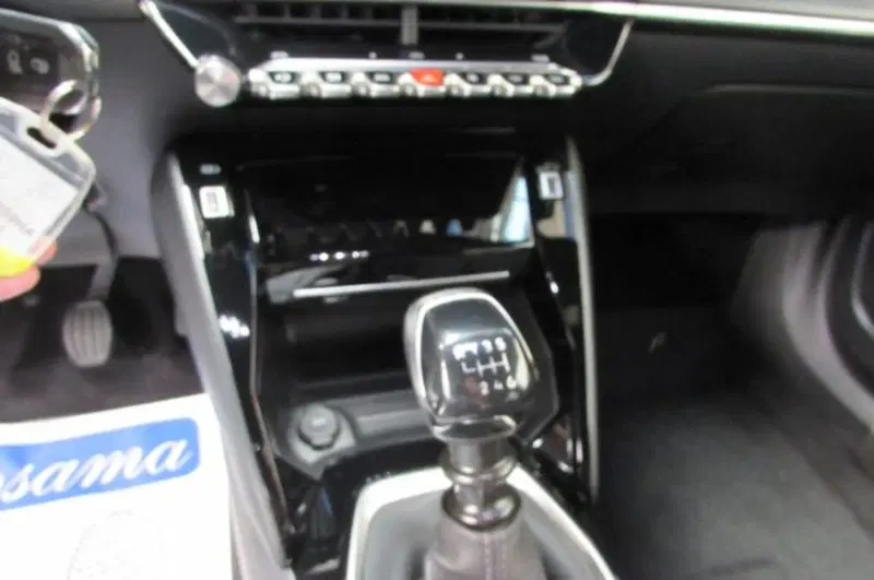 Peugeot 2008 usata a Milano (10)