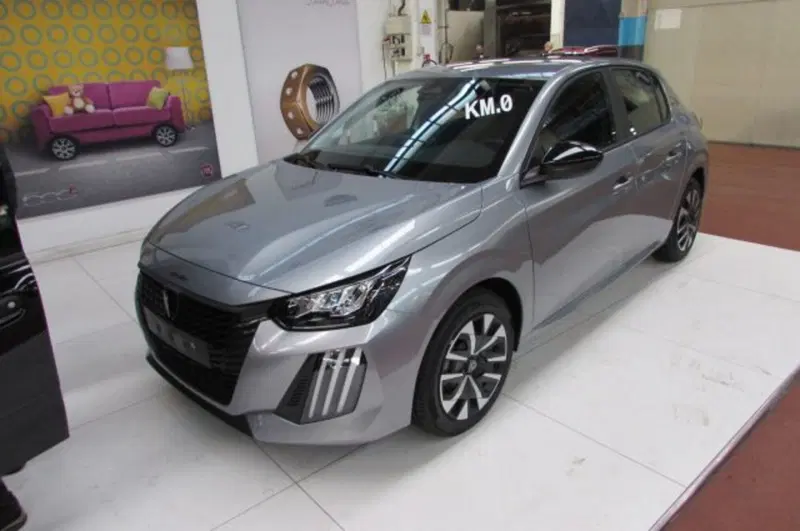 Peugeot 208 nuova a Milano