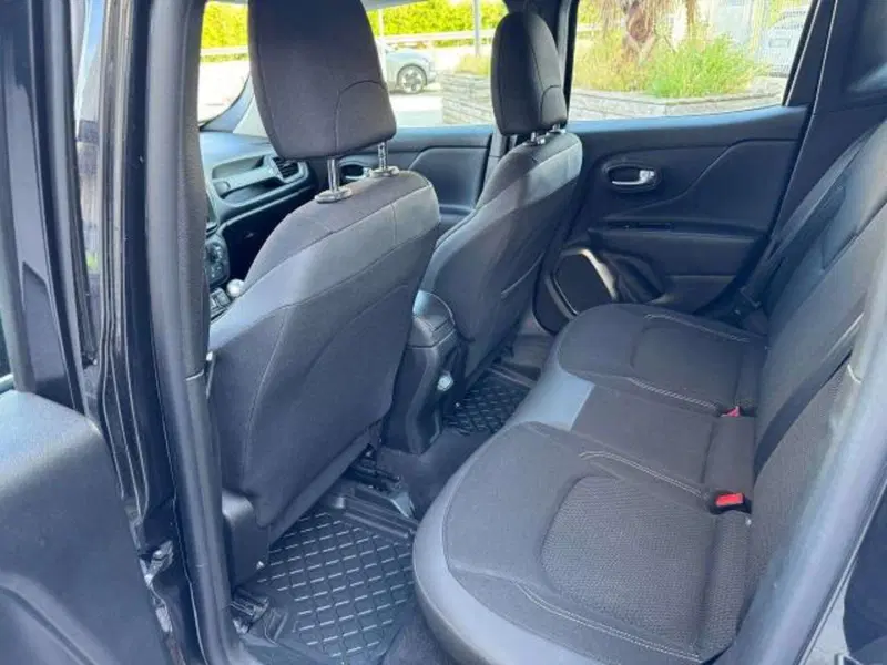 Jeep Renegade usata a Savona (14)