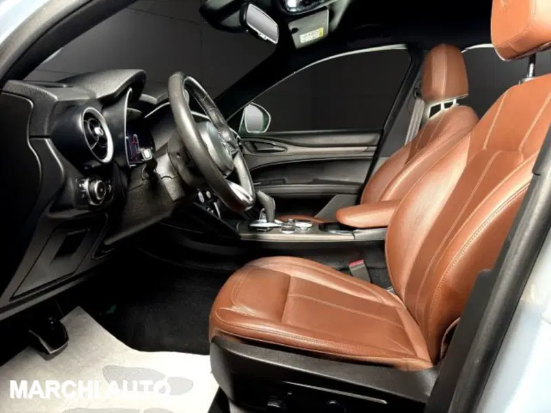 Alfa Romeo Stelvio usata a Perugia (10)