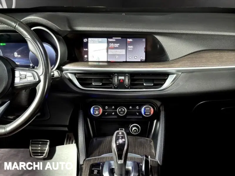 Alfa Romeo Stelvio usata a Perugia (15)