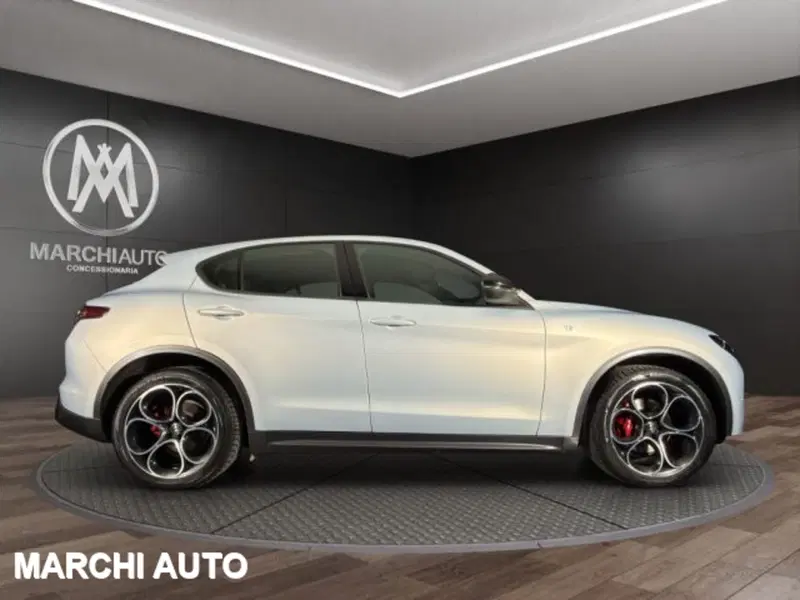 Alfa Romeo Stelvio usata a Perugia (4)