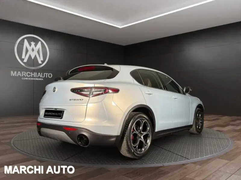 Alfa Romeo Stelvio usata a Perugia (5)
