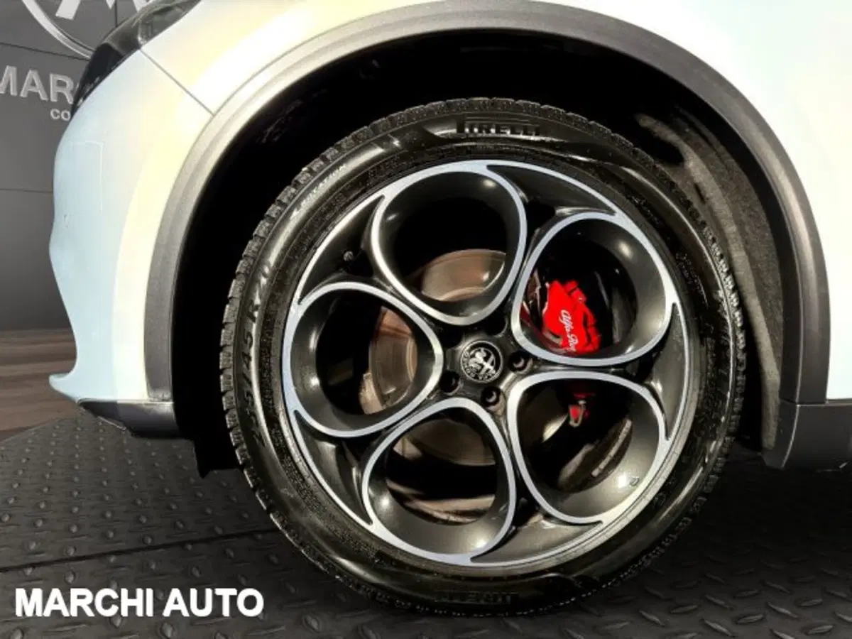 Alfa Romeo Stelvio usata a Perugia (9)