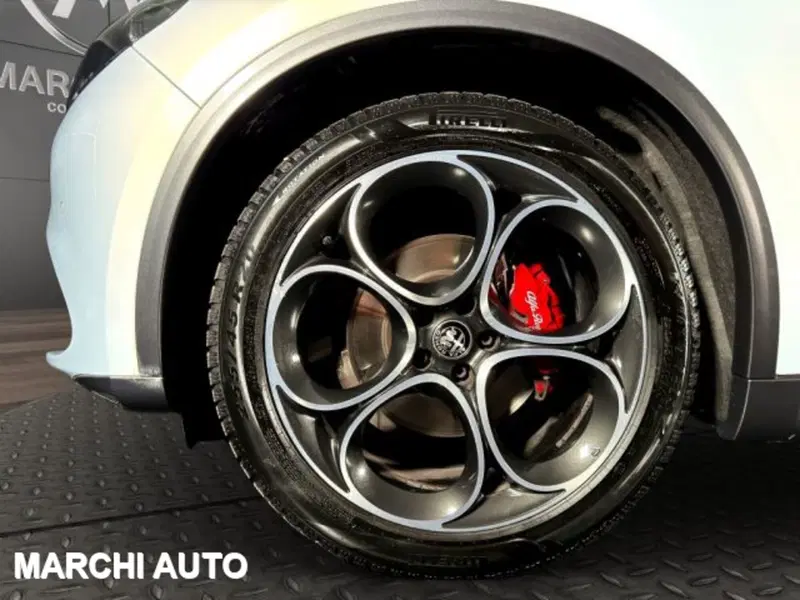 Alfa Romeo Stelvio usata a Perugia (9)
