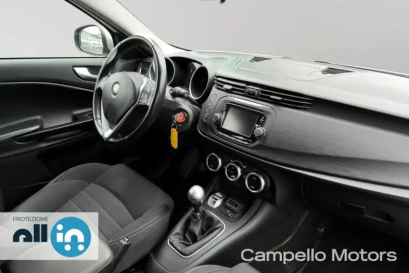 Alfa Romeo Giulietta usata a Venezia (14)