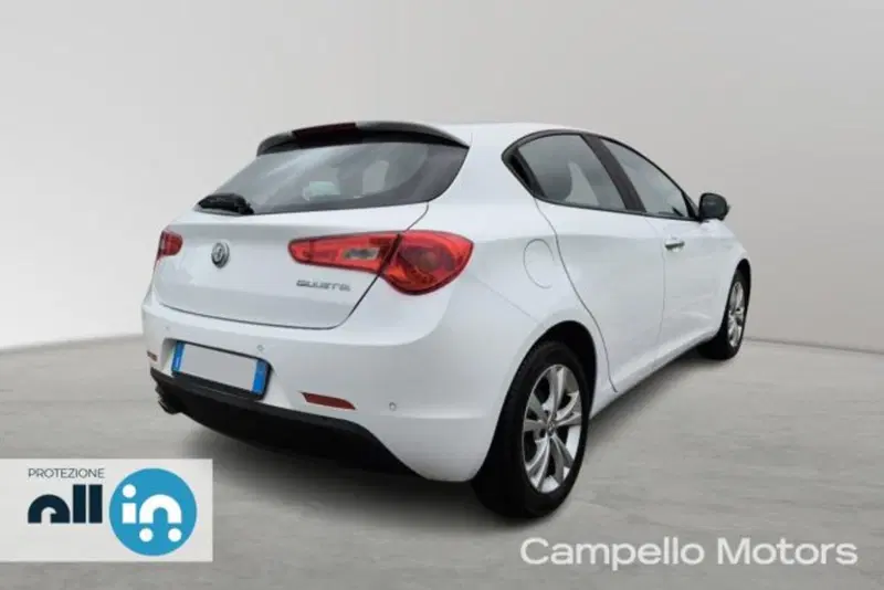 Alfa Romeo Giulietta usata a Venezia (3)