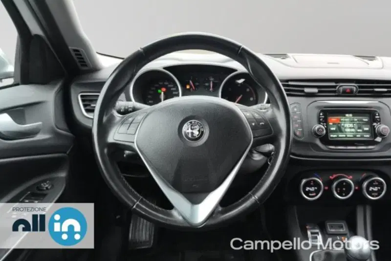 Alfa Romeo Giulietta usata a Venezia (7)