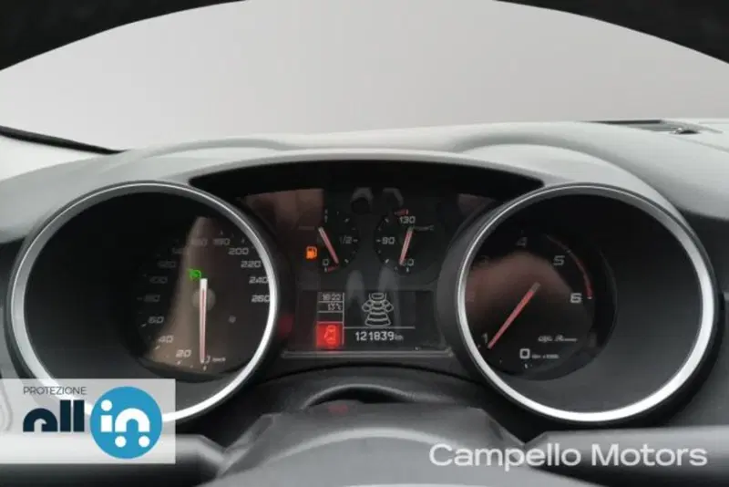Alfa Romeo Giulietta usata a Venezia (9)