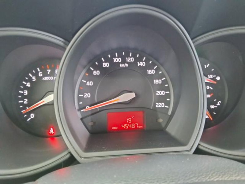 Kia Rio usata a Como (12)