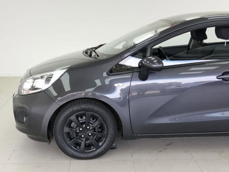 Kia Rio usata a Como (9)